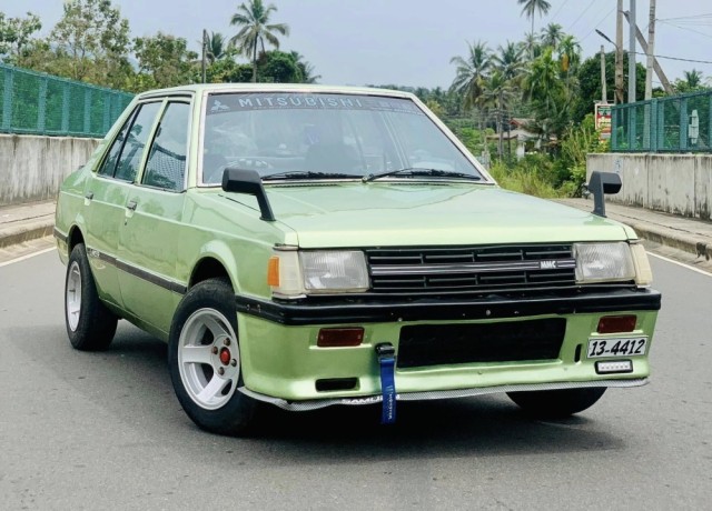 mitsubishi-lancer-box-big-2