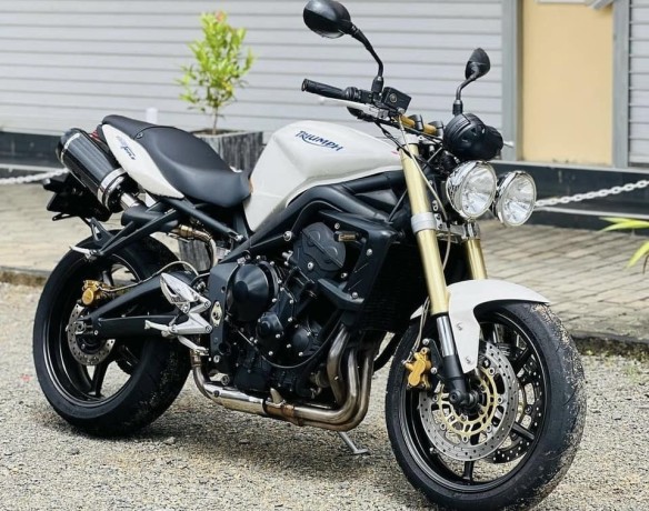triumph-675cc-big-4