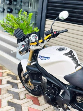 triumph-675cc-big-5