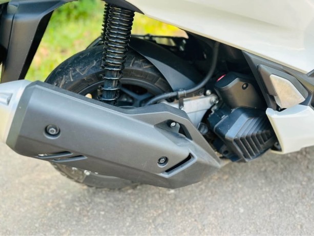 honda-pcx-2022-japan-big-4