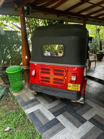 bajaj-re-big-1