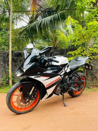 ktm-rc-125-big-0