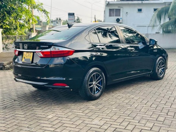 honda-grace-2015-big-3