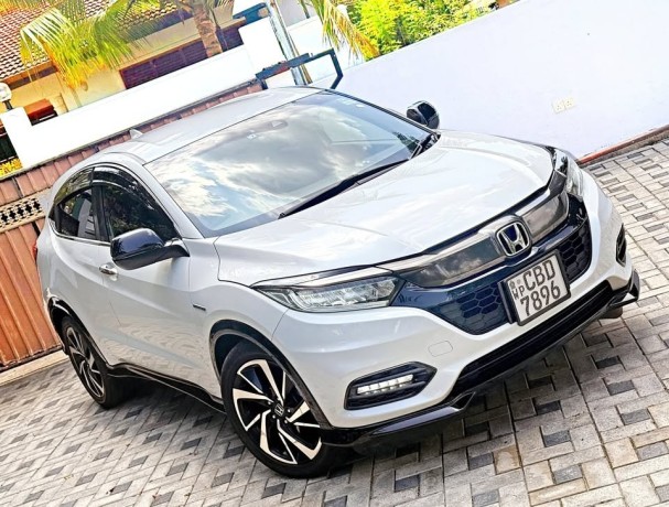 honda-vezel-led-rs-sensing-big-1