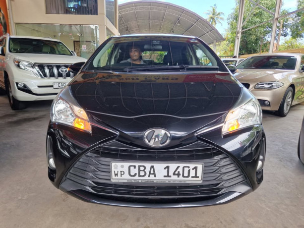 toyota-vitz-ksp-130-big-0