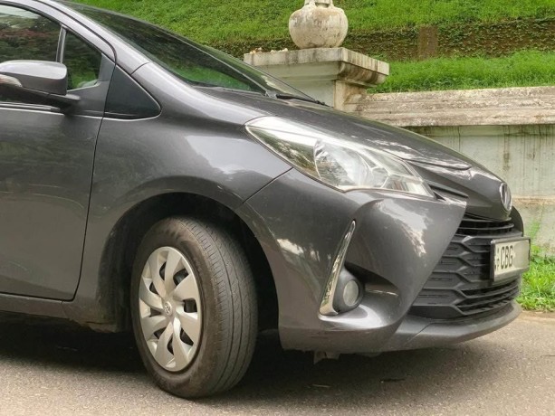 toyota-vitz-2018-big-6