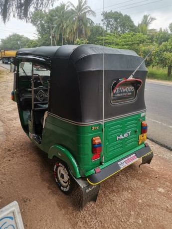 bajaj-re-big-3