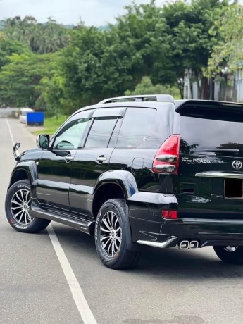 toyota-land-cruiser-prado-120-big-3