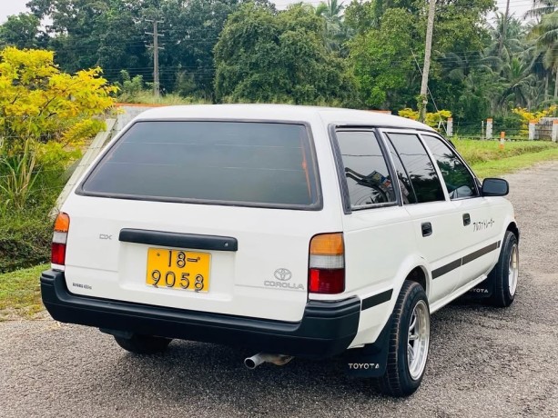 toyota-corolla-dx-wagon-big-1