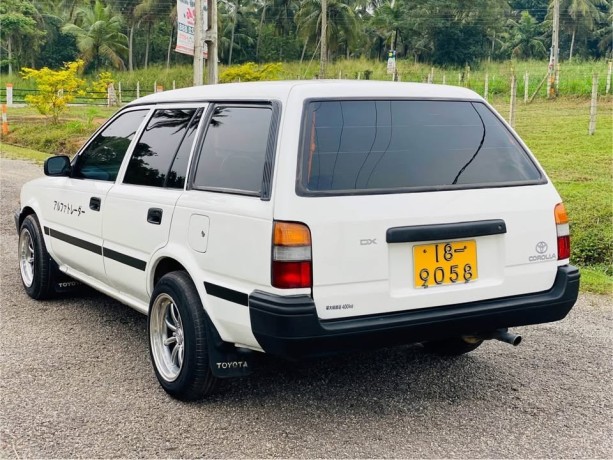 toyota-corolla-dx-wagon-big-3