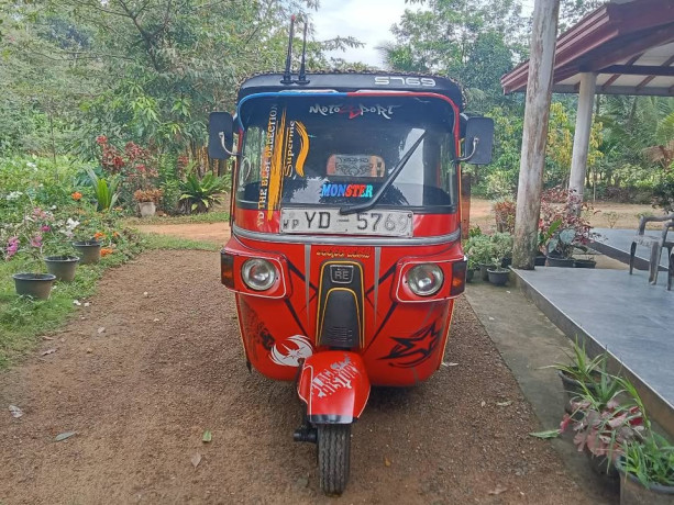 bajaj-re-big-0