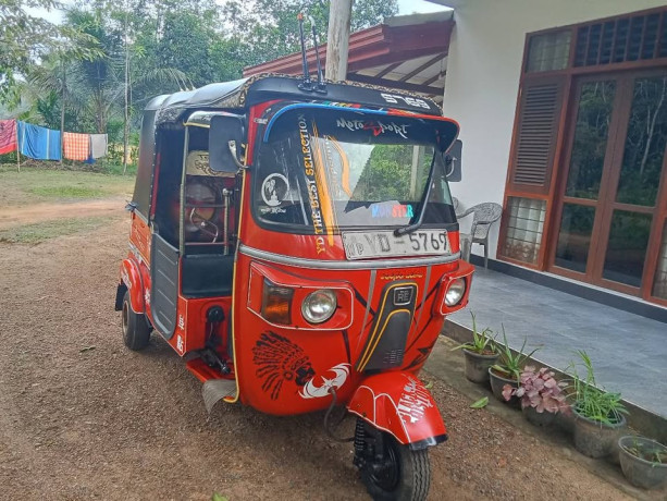 bajaj-re-big-1