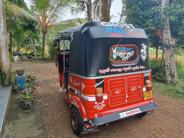 bajaj-re-big-3
