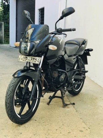 pulsar-200cc-big-3