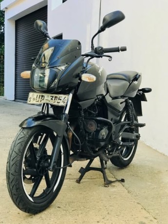 pulsar-200cc-big-4