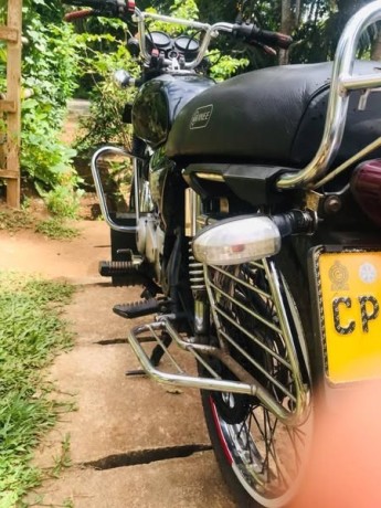 bajaj-boxcer-big-3