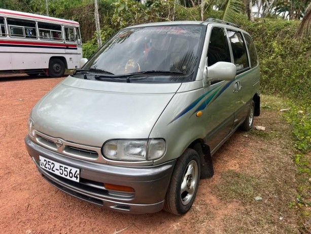 nissan-serena-big-1