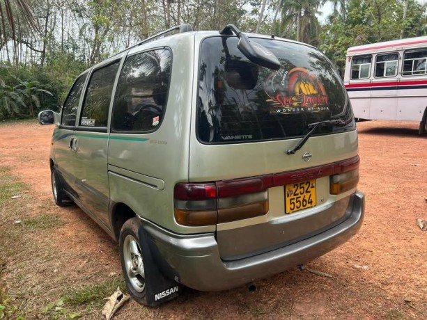 nissan-serena-big-3