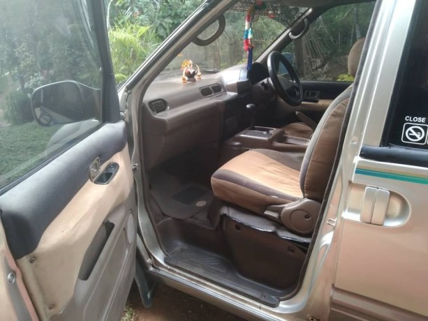 nissan-serena-big-5