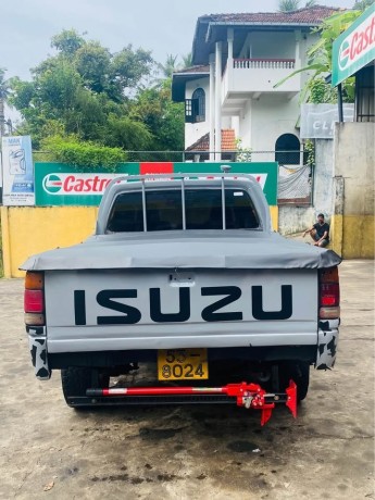 isuzu-tfs-54-4wd-big-2