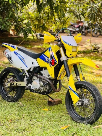 suzuki-drz400cc-big-4