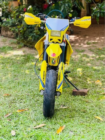 suzuki-drz400cc-big-0