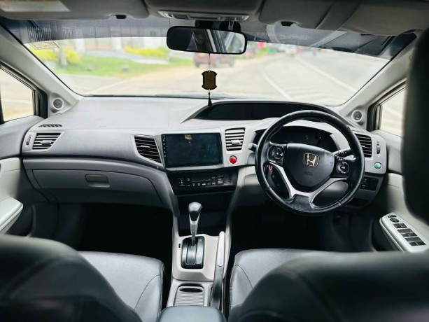 honda-civic-hybrid-big-4