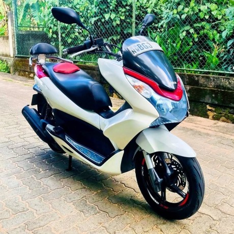 honda-pcx-150-a-grade-big-1