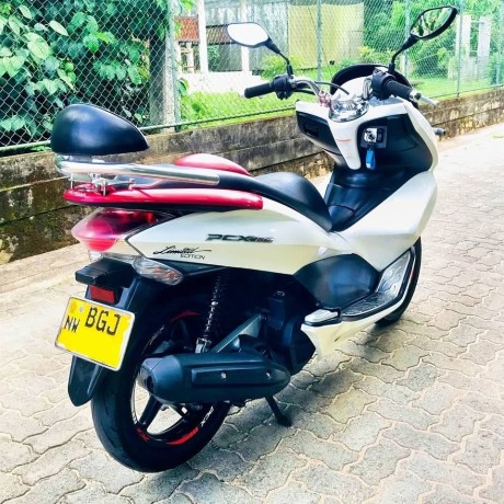honda-pcx-150-a-grade-big-3