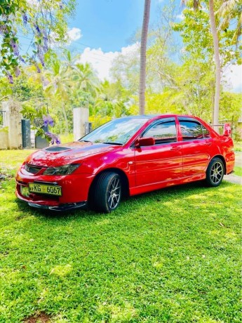 mitsubishi-lancer-cs-1-glx-big-8
