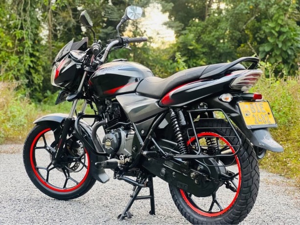 bajaj-discover-125-big-3