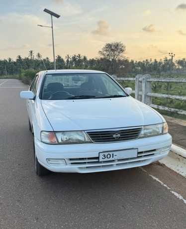nissan-sunny-fb14-big-1