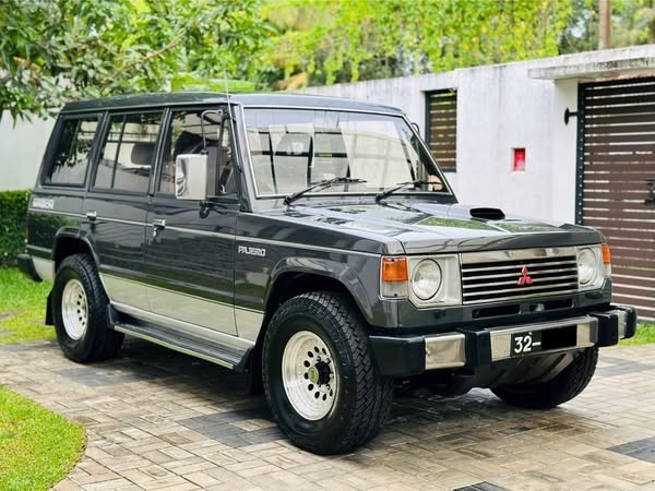 mitsubishi-pajero-mk1-big-0
