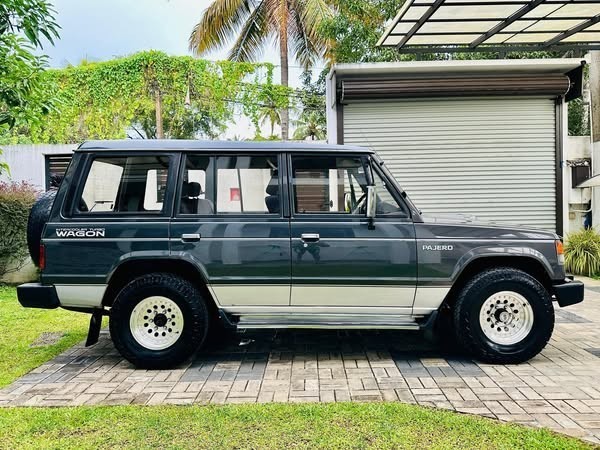 mitsubishi-pajero-mk1-big-1