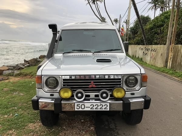 mitsubishi-pajero-mk1-big-3