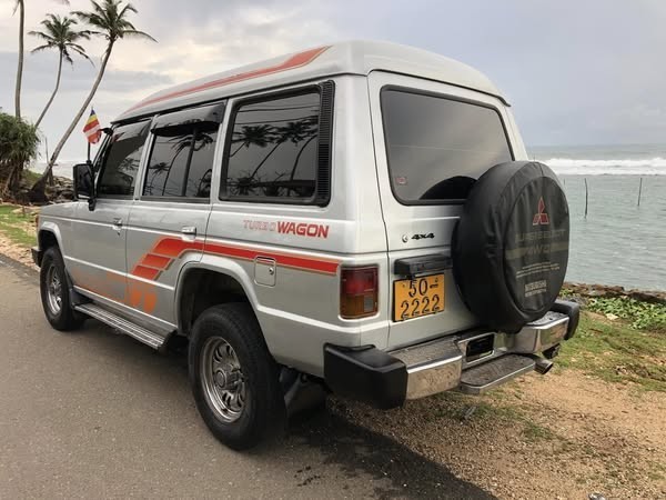 mitsubishi-pajero-mk1-big-0