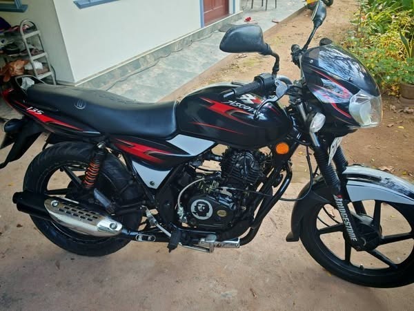 bajaj-discover-135-dts-i-big-1