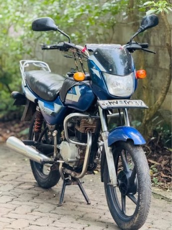 bajaj-ct-100-big-0