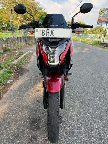 honda-x-blade-160-big-2
