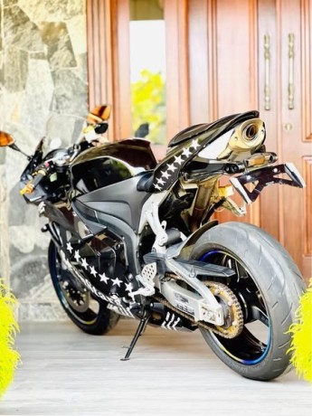 honda-cbr-6-big-2