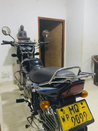 bajaj-ct-100-big-1