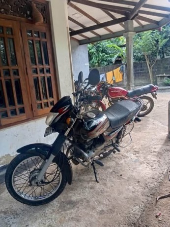 bajaj-ct-100-big-1