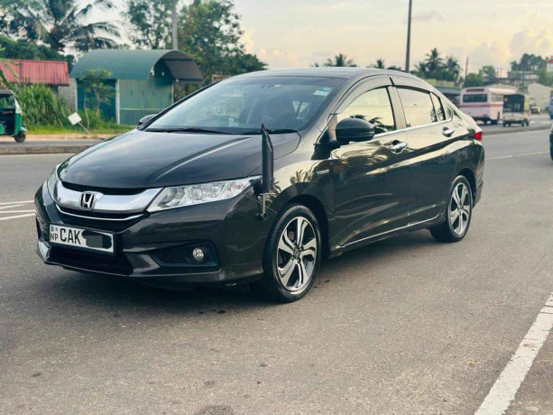 honda-grace-big-6