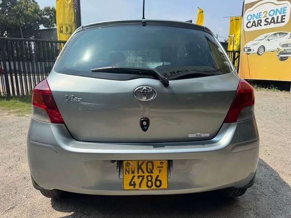 toyota-vitz-2008-big-1