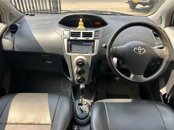 toyota-vitz-2008-big-4