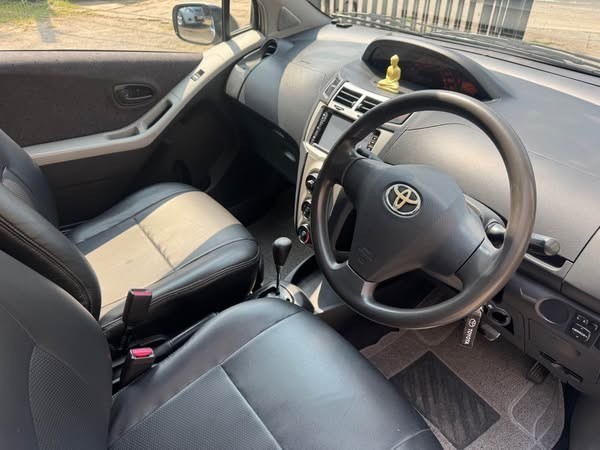 toyota-vitz-2008-big-3