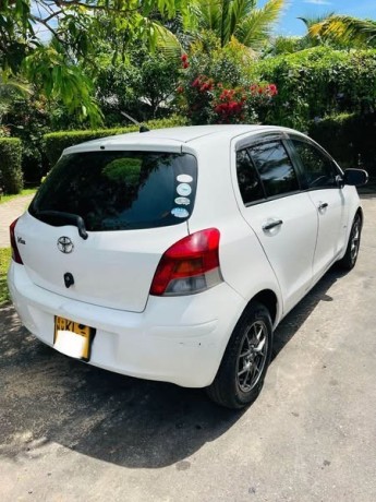 toyota-vitz-big-1