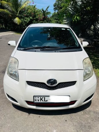 toyota-vitz-big-0