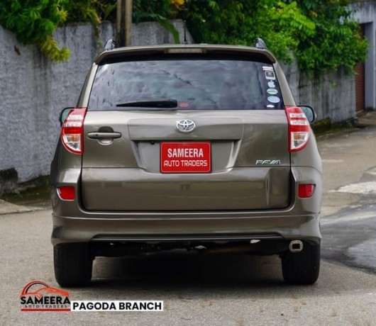 toyota-rav4-2009-big-4