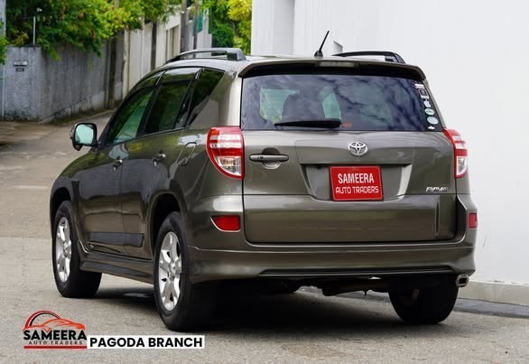 toyota-rav4-2009-big-3
